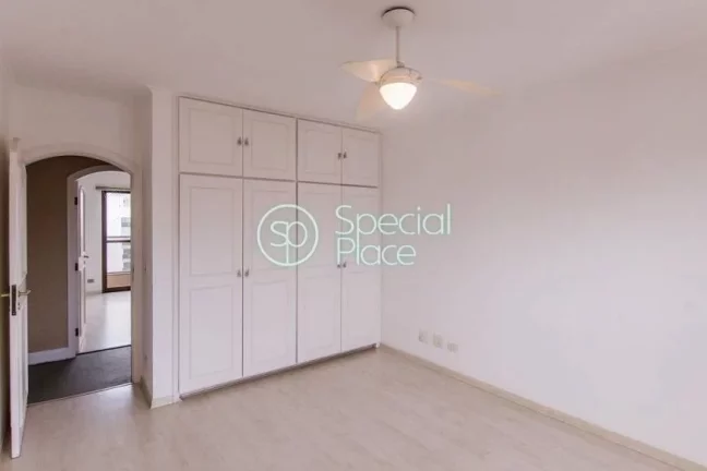Imagem Excelente apartamento com 270m² em Moema Índios, andar alto com uma vista incrível. Amplo living ...