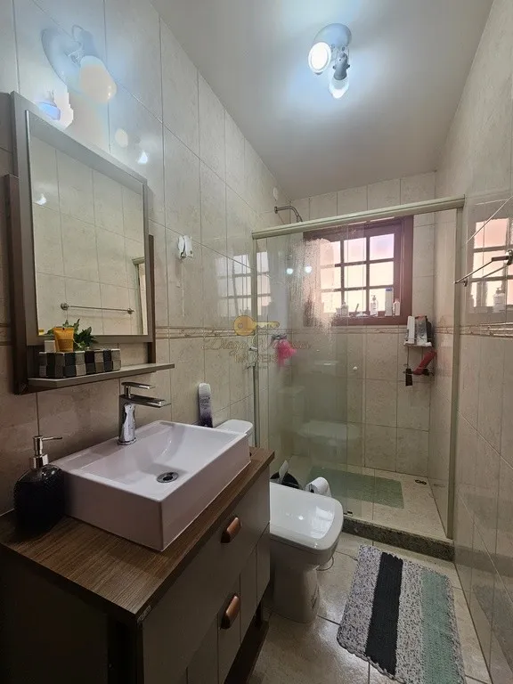 Imagem Casa em Condomínio para Venda em Teresópolis / RJ no bairro Cascata do Imbuí