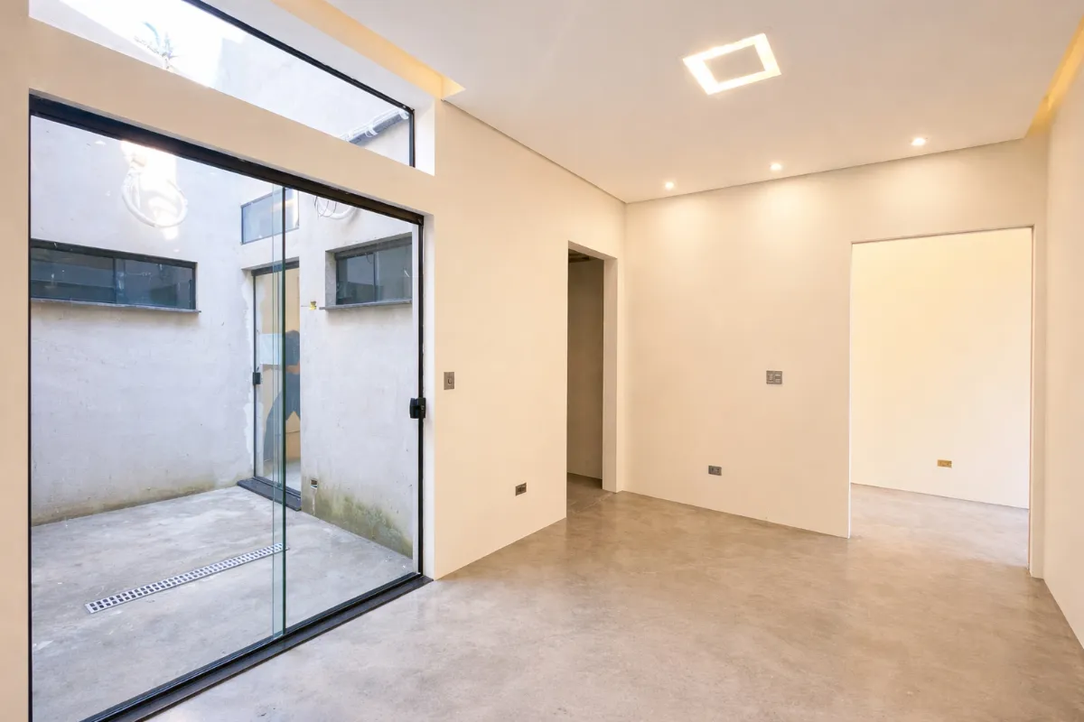 Imagem Sobrado para venda em Pastoril com 3 quartos, sendo 3 suítes, 230m2