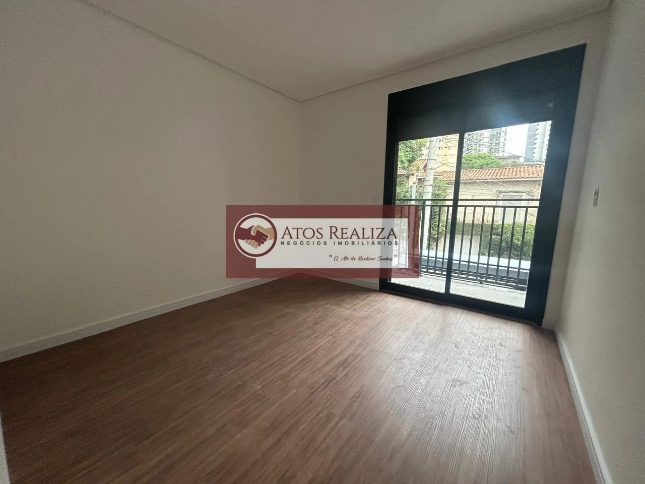 Imagem Sobrado em Santo Amaro, SP: 3 Suítes e 135m² à Venda