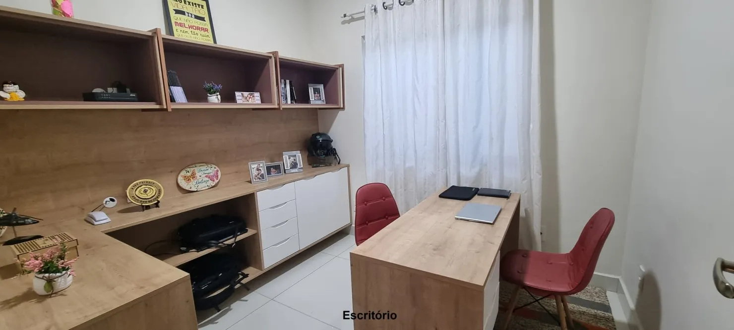 Imagem Magnífica Casa no Condomínio Reserva dos Lagos: Espaços Amplos, Acabamentos de Alto Padrão e Vista Única