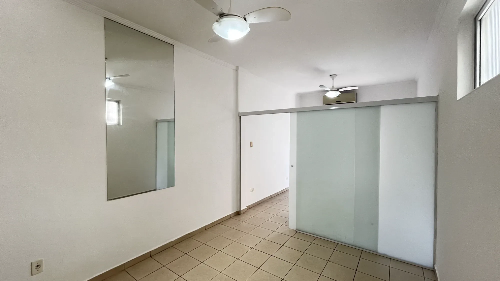 Imagem Apartamento com 1 Quarto à Venda ou Locação, 48 m² em Gonzaga - Santos