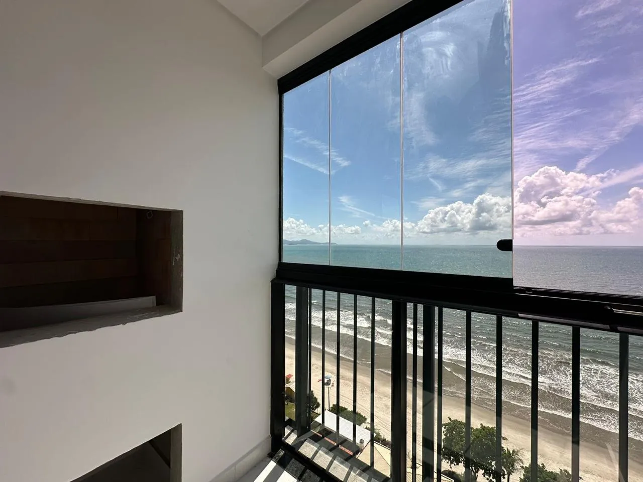 Imagem Apartamento com vista para o mar à venda com 102m2 por R$ 3.900.000,00
