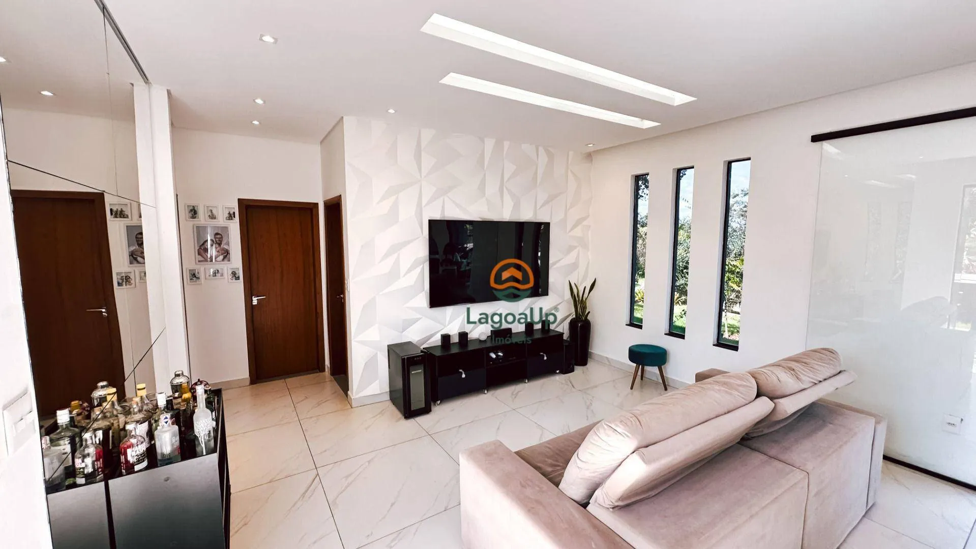 Imagem Casa com 2 dormitórios à venda, 145 m² por R$ 750.000,00 - Condomínio Vale Do Luar - Jaboticatubas/MG