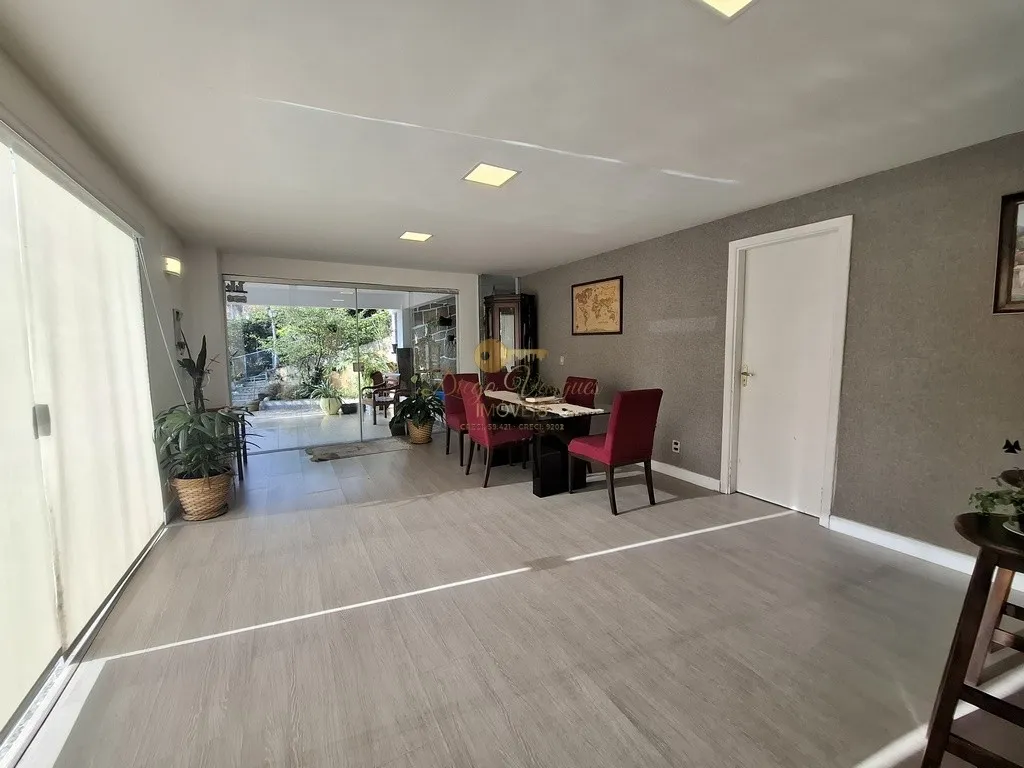 Imagem Casa para Venda em Teresópolis / RJ no bairro Várzea