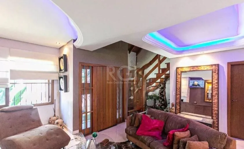 Imagem Casa para Venda - 336m², 4 dormitórios, sendo 1 suites, 2 vagas - Camaquã