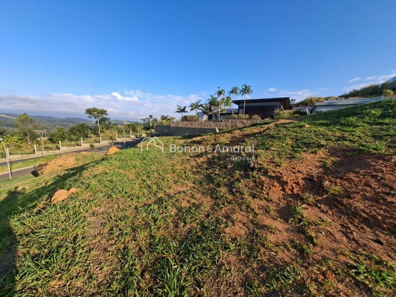 Imagem Terreno de Esquina com Vista Panorâmica no Condomínio Entre Verdes em Campinas
