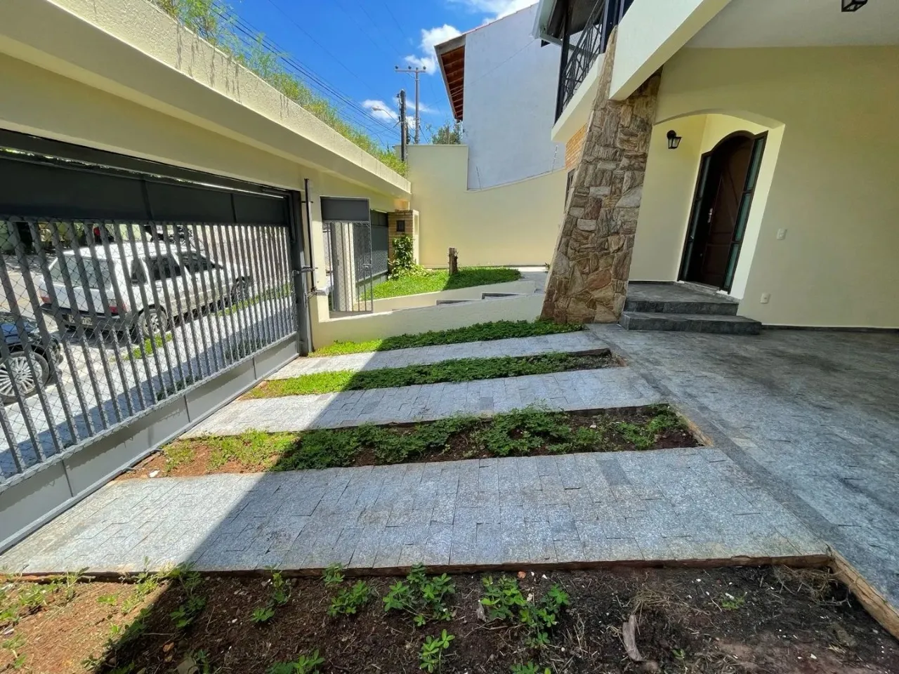 Imagem Casa para locação em Sorocaba-SP, Jardim Pagliato: 4 quartos, 2 suítes, 3 salas, 5 banheiros, 4 vagas, 460m²!