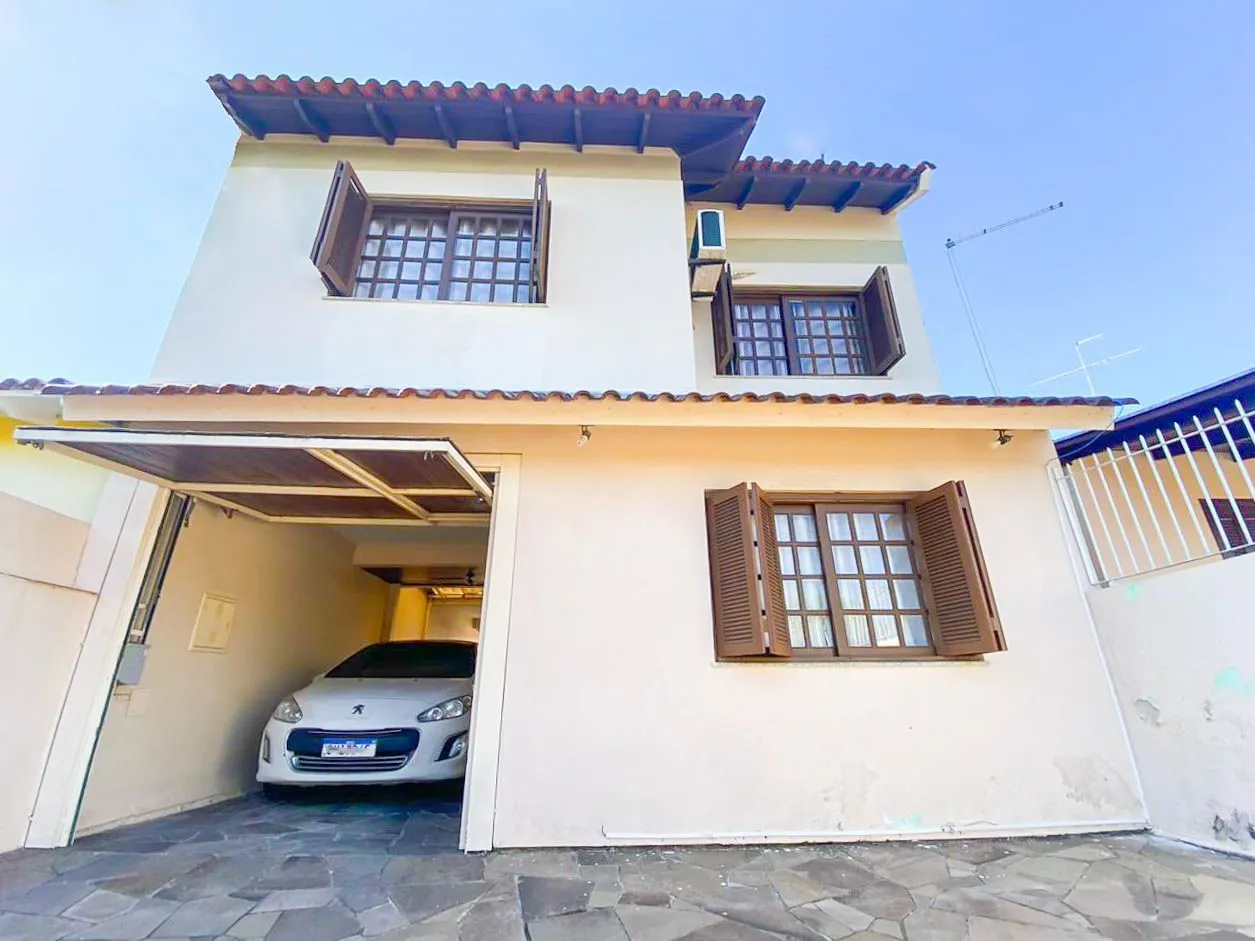 Imagem Casa / 3 Quartos / 1 Suíte / Piscina / Cgurrasqueira / 4 Vagas / Porto Verde / Jardim Algarve / Alvorada / RS