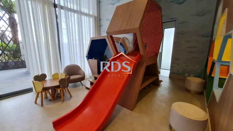 Imagem Vende excelente apartamento de 160m² com 3 su;ites e 2 vagas no contrapiso