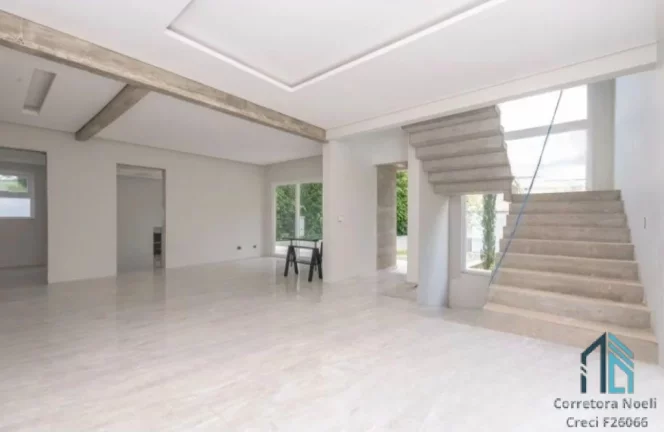 Imagem Sobrado moderno, com amplo terreno, 03 quartos c/suíte, área gourmet, em Campo Largo PR