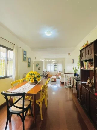 Imagem Imóvel de luxo na Vila da Saúde: casa com 4 quartos, 2 suítes, 2 salas, 4 vagas de garagem e 148m² em São Paulo-SP.