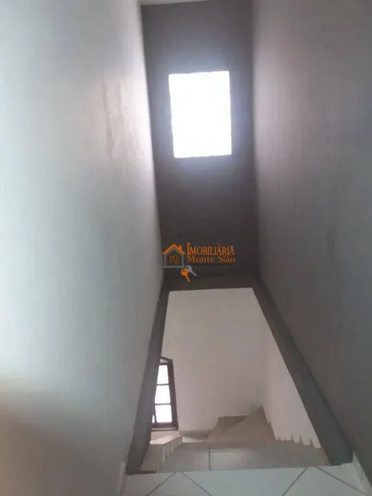 Imagem Casa com 3 dormitórios à venda, 220 m² por R$ 420.000,00 - Jardim Silvestre - Guarulhos/SP