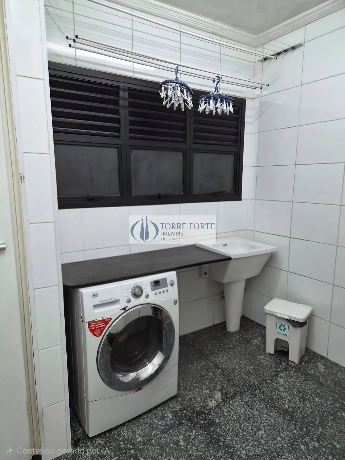 Imagem Excelente apartamento, 170 m² 3 dormitórios sendo 1 suíte máster com closet
