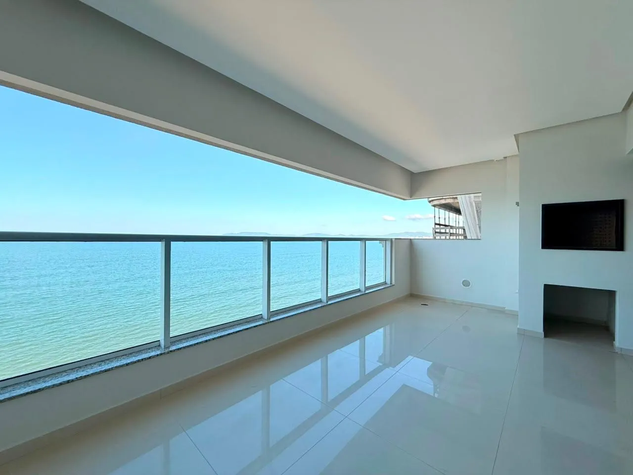 Imagem Apartamento com vista para o mar à venda com 182m2 por R$ 6.500.000,00