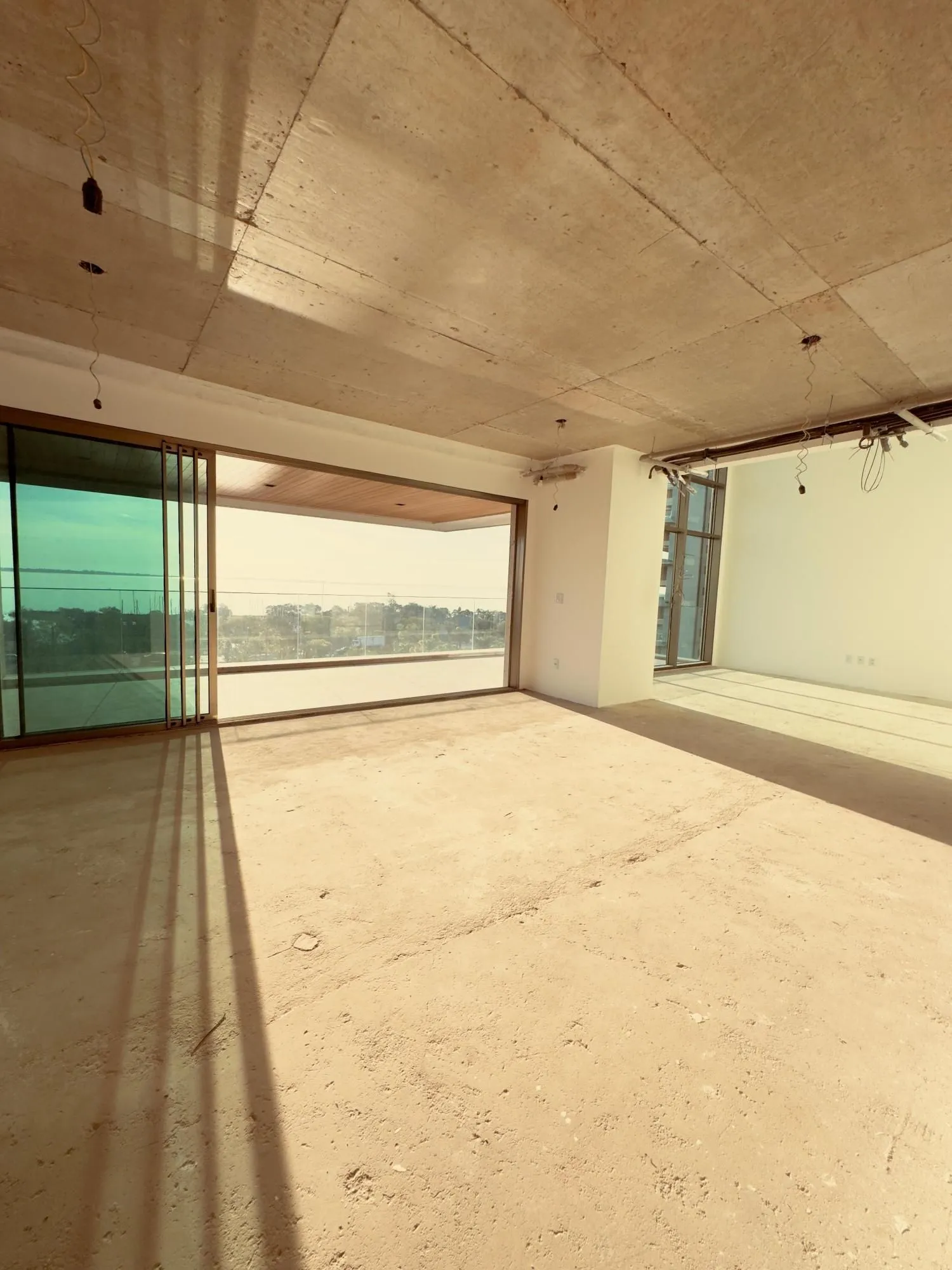 Imagem LUXO, EXCLUSIVIDADE E A MAIS BELA VISTA DO GUAÍBA