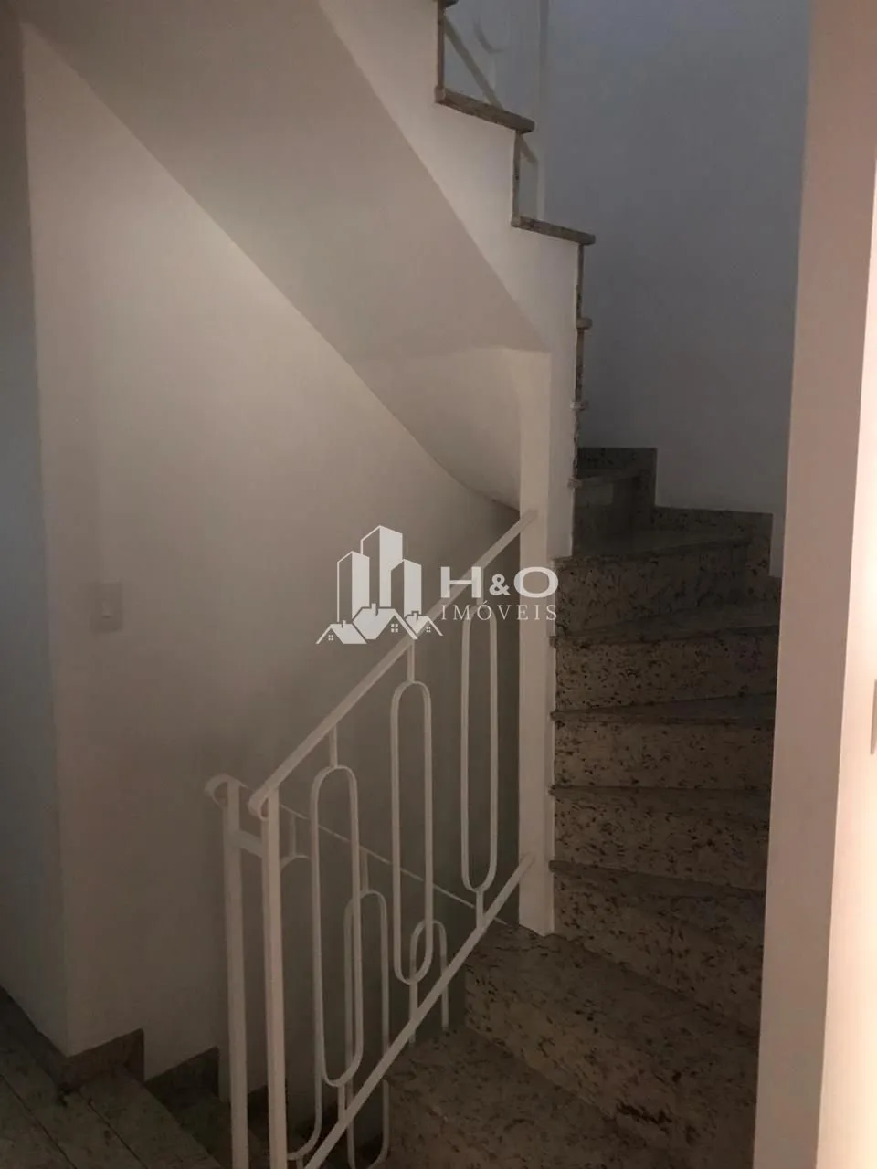 Imagem Sobrado em Condomínio Fechado à Venda na Vila Granada - 154m² de Área Útil