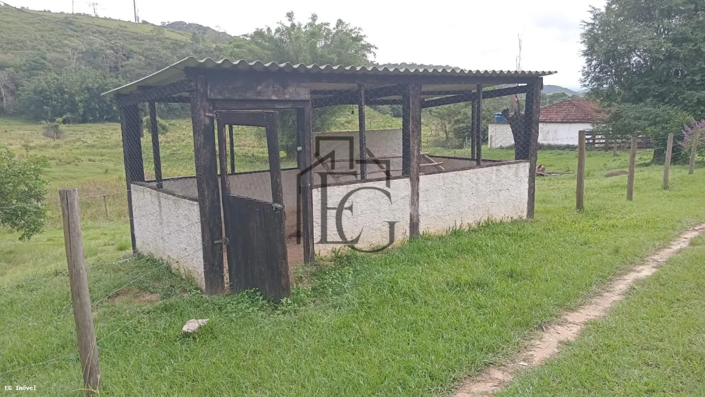Imagem Sítio / Chácara para Venda em Silva Jardim, 3 dormitórios, 2 banheiros, 4 vagas