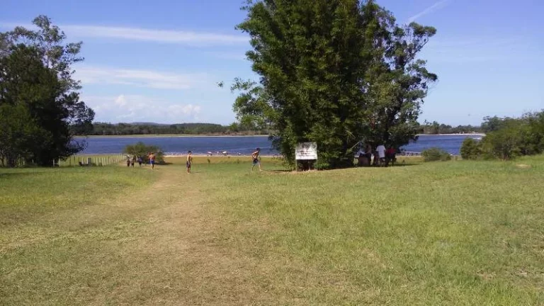 Imagem Lindo Terrenão em Condomínio Fechado, Águas Claras, Viamão