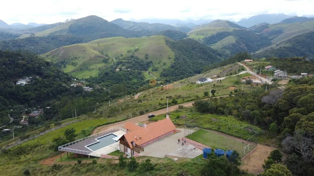 Imagem Terreno em Condomínio para Venda em Teresópolis / RJ no bairro Pessegueiros