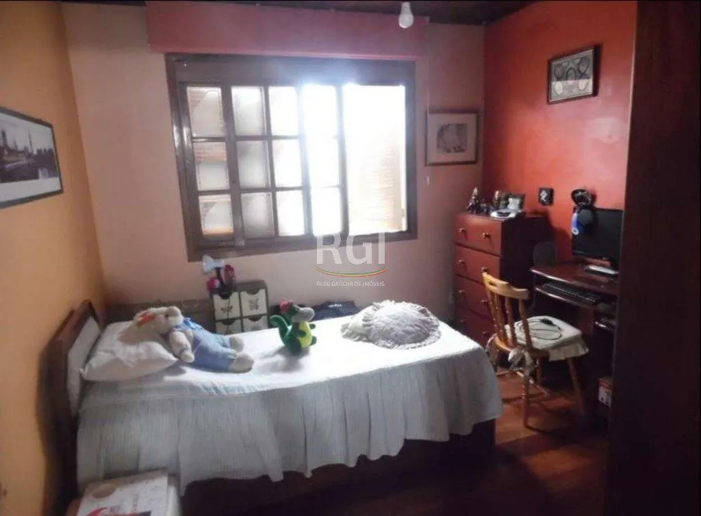 Imagem Casa para Venda - 150m², 3 dormitórios, sendo 1 suites, 5 vagas - Vila Ipiranga