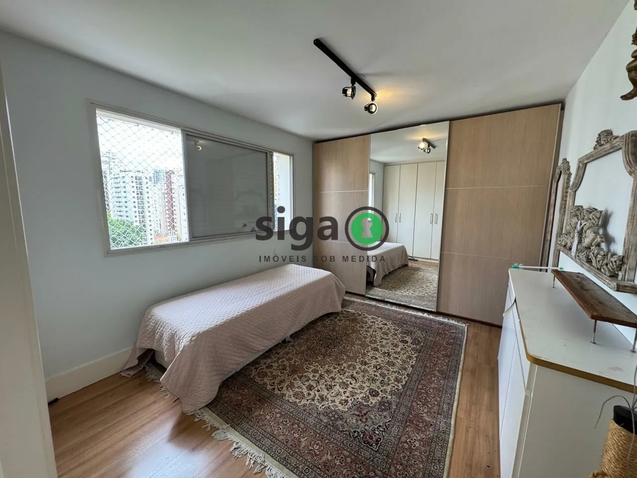 Imagem Apartamento de 170m² com 4 quartos - 3 vagas - Moema - São Paulo/SP