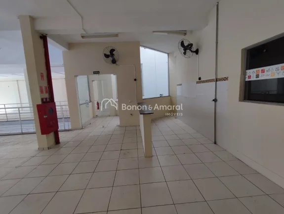 Imagem Galleria comercial à venda no centro de valinhos, varias salas, estacionamento subsolo
No piso tér...