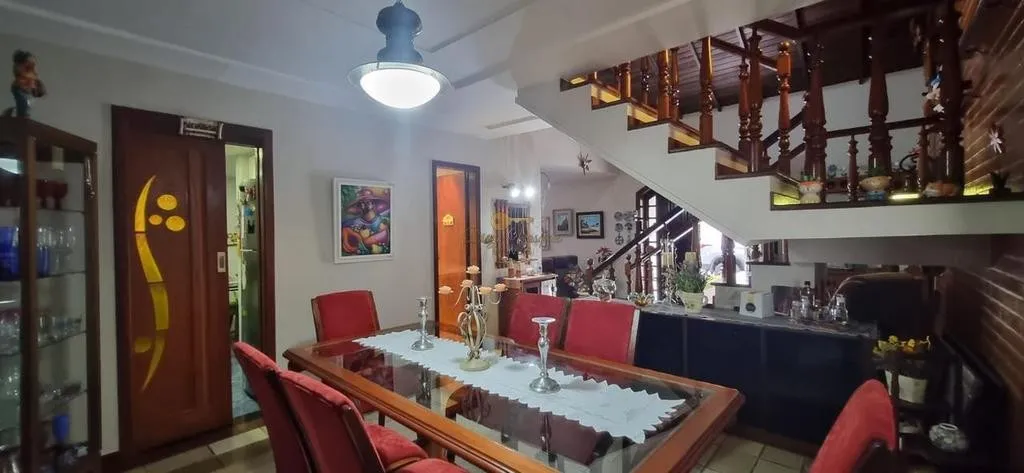 Imagem Casa em Condomínio para Venda em Teresópolis / RJ no bairro Várzea