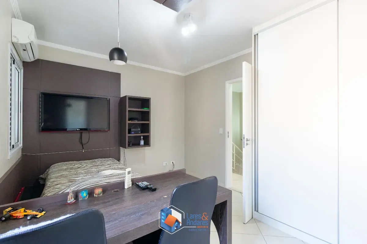 Imagem Casa no condomínio Residencial Recanto dos Pássaros para venda com 3 quartos, sendo 3 suítes, 220m²