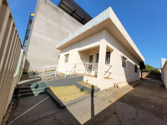 Imagem Casa disponível para locação no Centro - Igarapé/MG.