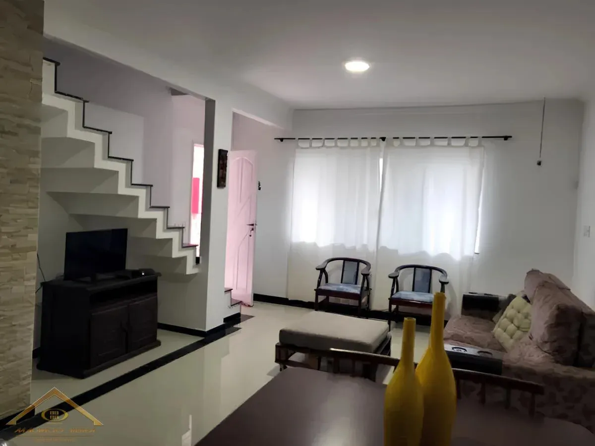 Imagem Casa em Condomínio para Venda em Cabo Frio / RJ no bairro Peró