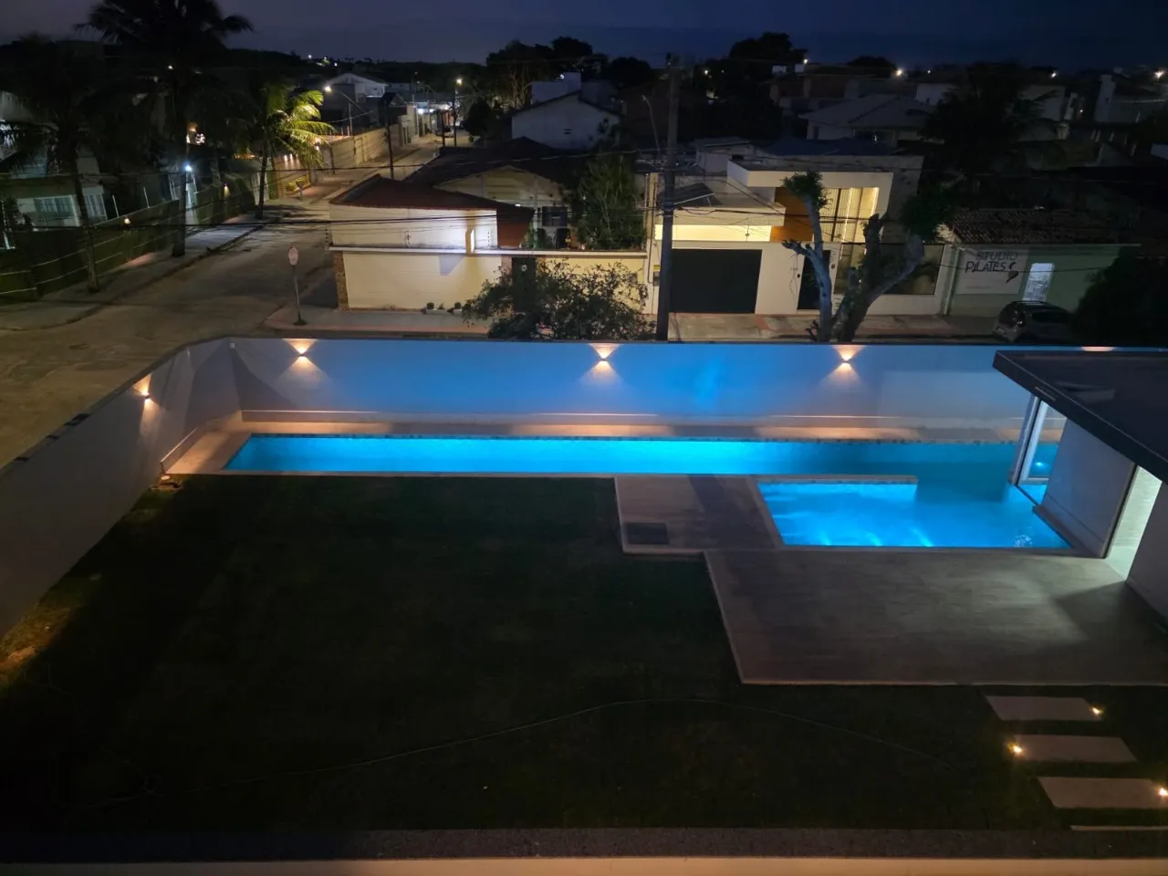 Imagem Casa com 6 quartos à venda em Vila Velha