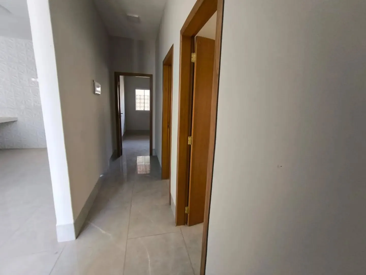 Imagem Casa 3/4 Sendo 2 Suites Em Condominio A 1km Do Terminal Vila Brasilia