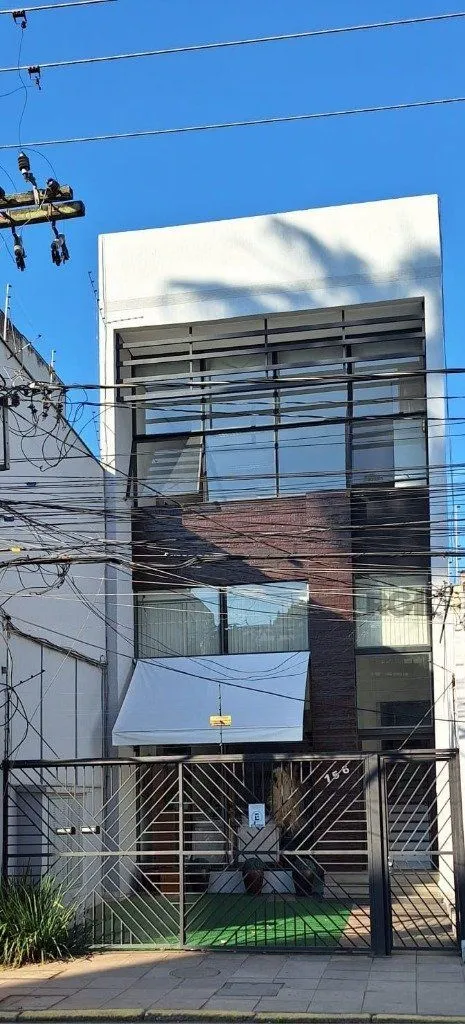 Imagem casa misto -7 salas - 325,12 m² - Menino Deus