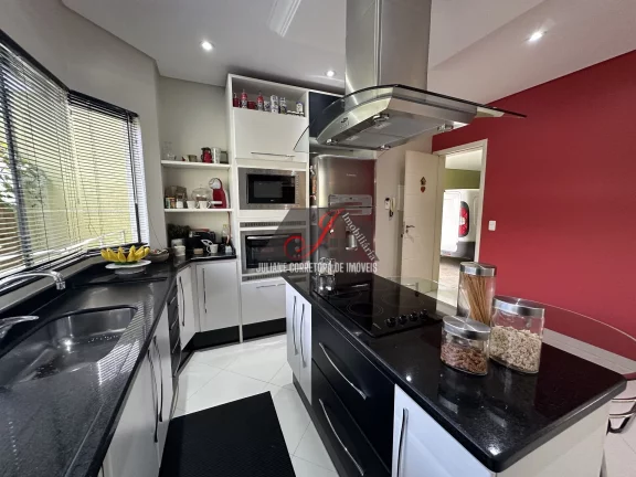 Imagem Casa Alto Padrão à venda, bairro Pinheirinho em Curitiba.
