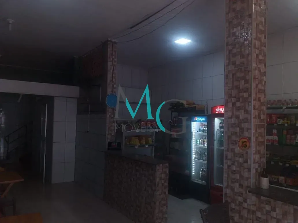 Imagem Imóvel Comercial de 250 m² com Estrutura Comercial e Residencial em cosmos