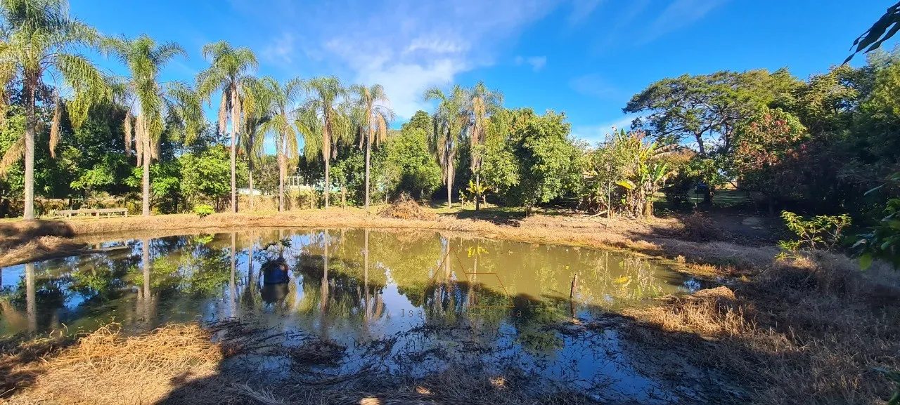 Imagem Chácara à venda em Quadra-SP, bairro Aleluia: 3 quartos, 1 sala, 2 banheiro, 120,00m² de área. Imperdível!