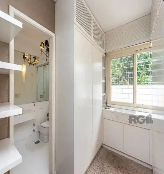 Imagem Excelente casa de 220m² com 3 dormitórios no bairro Tristeza.