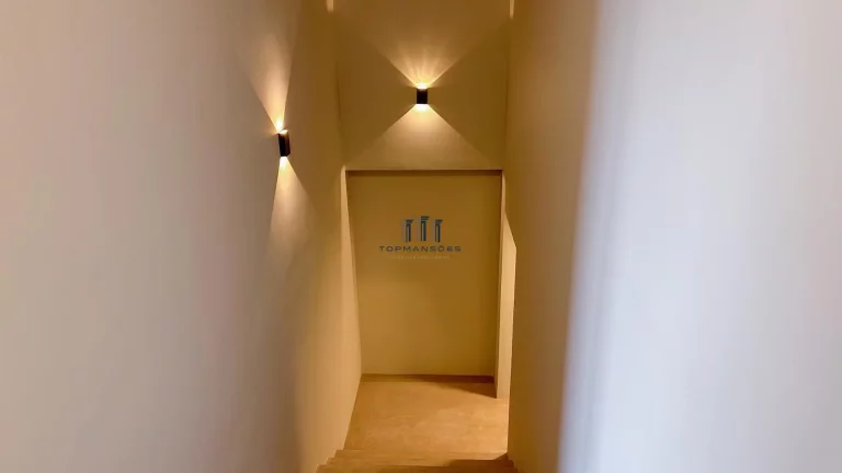 Imagem Casa moderna com vista definitiva, piscina suspensa em Alphaville/ Vespasiano