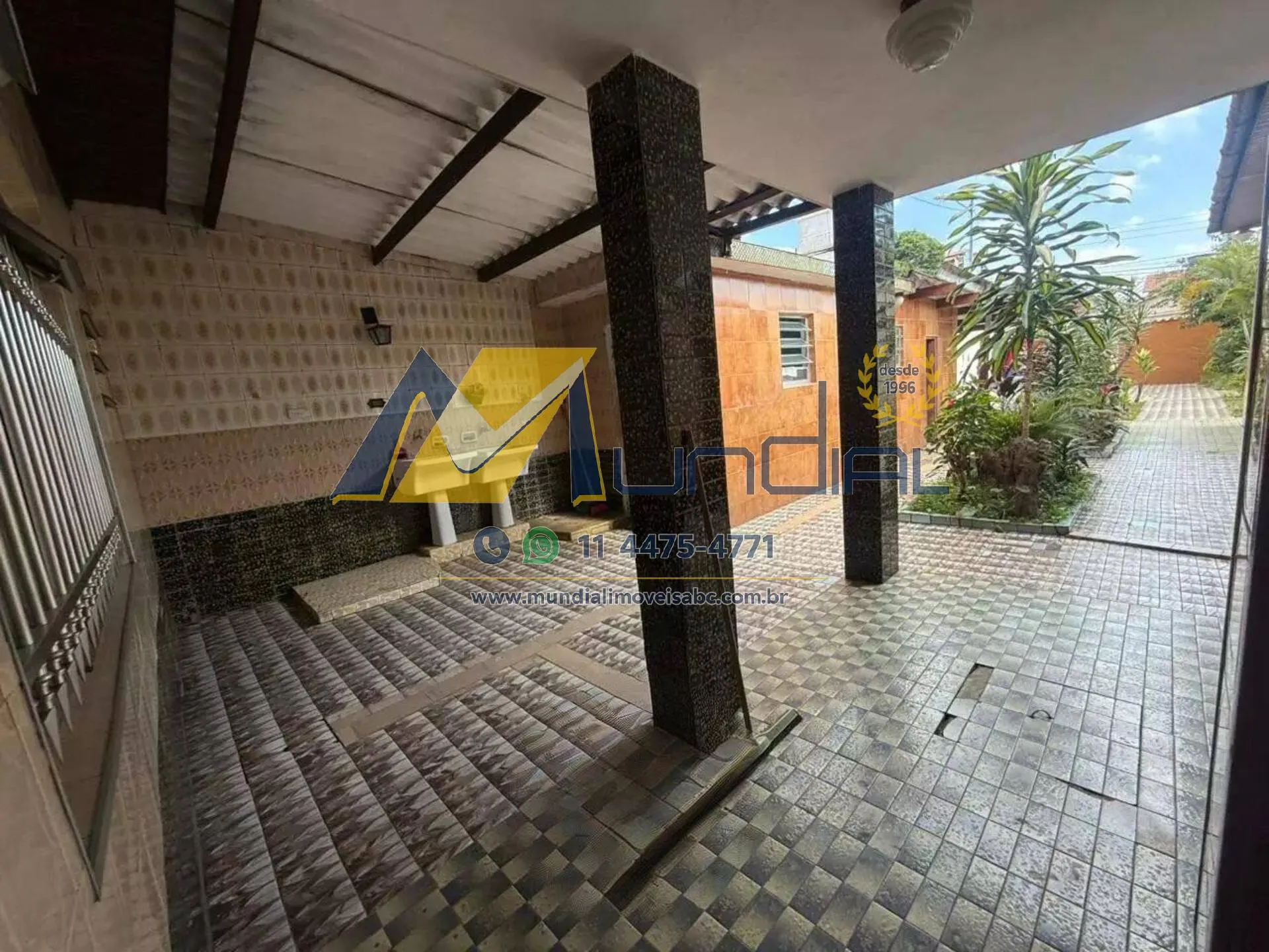 Imagem asa Térrea à Venda no Jardim Santo Alberto - 300 m² de Terreno e 7 Vagas
