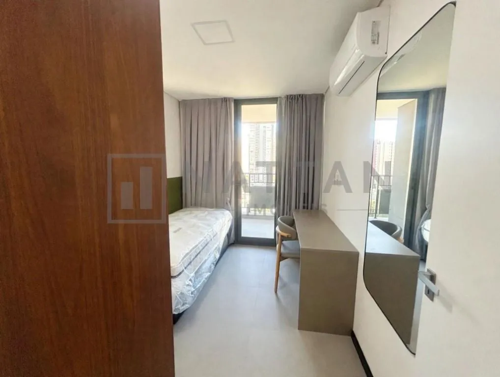 Imagem Apartamento mobiliado com varanda ampla, vista para área verde e cozinha integrada planejada