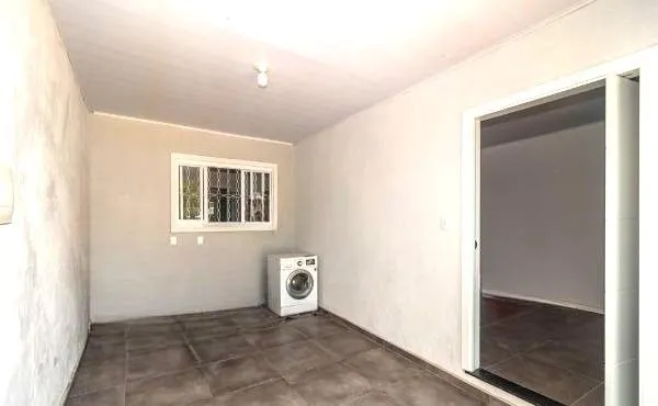 Imagem Casa no bairro Jardim Carvalho de 2 dormitórios e amplo pátio