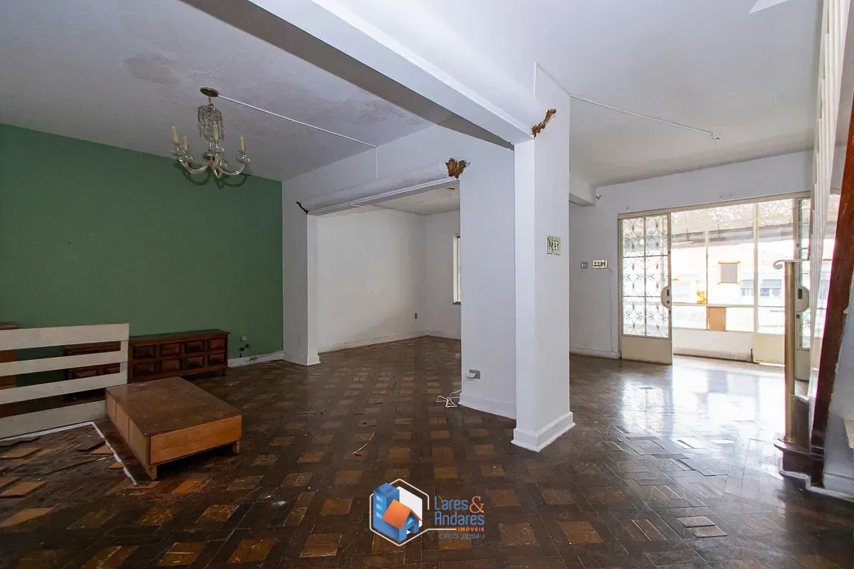 Imagem Sobrado para venda em Aclimação com 3 quartos, 295m²