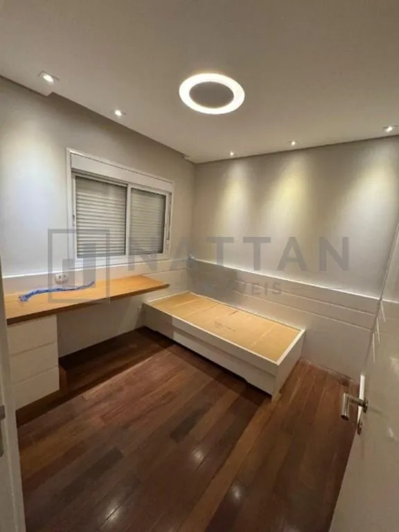 Imagem Apartamento com 3 suítes e 242 m², closet na suíte master, lavabo e 4 vagas de garagem