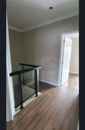 Foto do imóvel Sobrado à venda em Curitiba no Sitio Cercado - 3 Quartos (Suíte), Garagem 2 Carros - 89m
