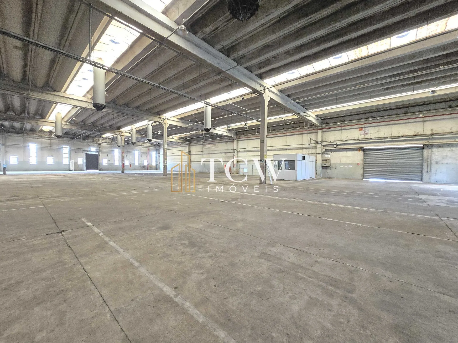 Imagem Galpão Logístico e Industrial com 22 docas para Locação em Suzano/SP | 13.320 m2