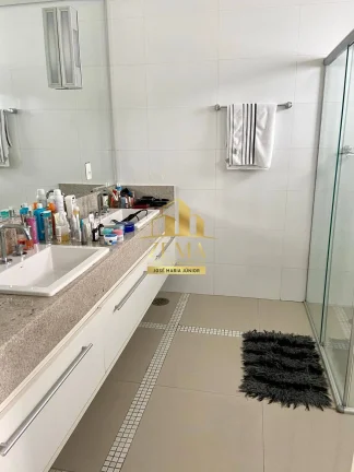 Imagem Sobrado Amplo, 04 Sts, excelente configuração e acabamentos, vila oliveira.