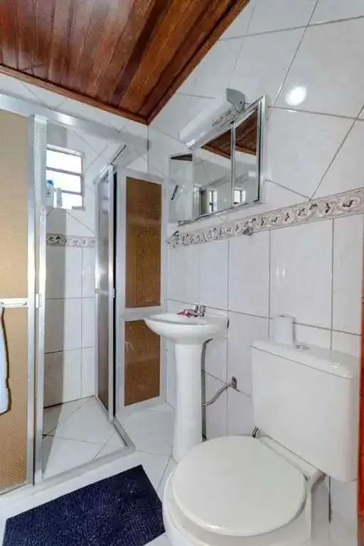 Imagem Casa à venda com 3 dormitórios, 1 suíte e espaço gourmet em terreno alto