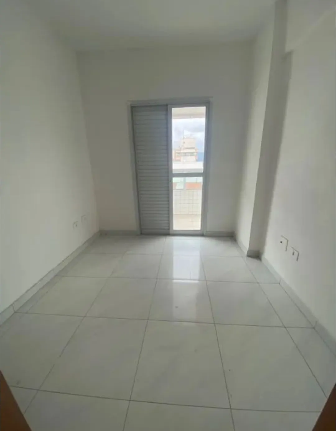 Imagem Espaçoso Apartamento na Praia Grande - AVIAÇÃO - NOVO