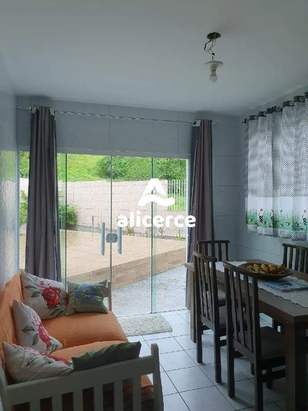 Imagem Casa à venda l 6 Dormitórios, 2 suítes l 370m² l Ponta de Baixo - São José/SC